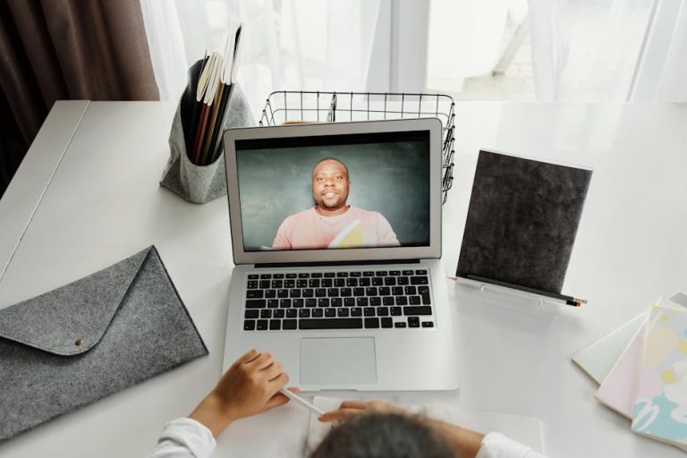 Leonardo AI: как загрузить и обработать свою фотографию с бесплатной подпиской с примерами